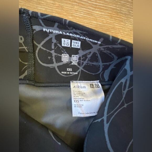 Uniqlo Solar System Biker Shorts XXS - Picture 2 of 5
